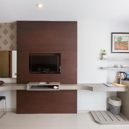 Hemingways Silk Hotel Patong Dış mekan fotoğraf