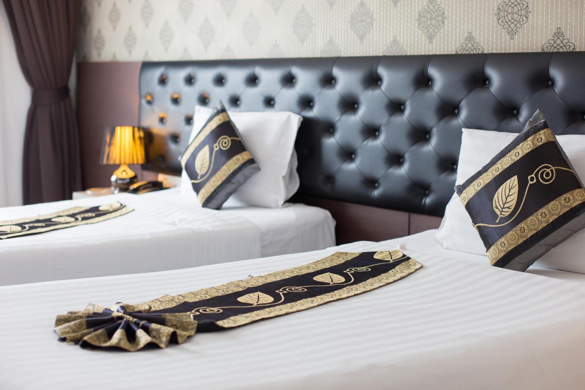 Hemingways Silk Hotel Patong Dış mekan fotoğraf