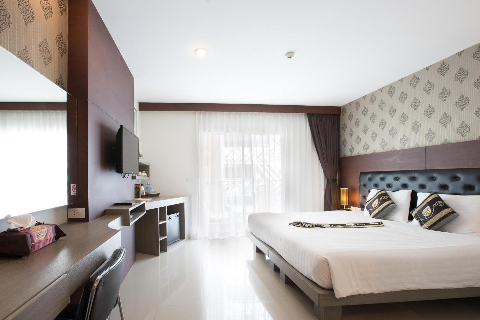 Hemingways Silk Hotel Patong Dış mekan fotoğraf