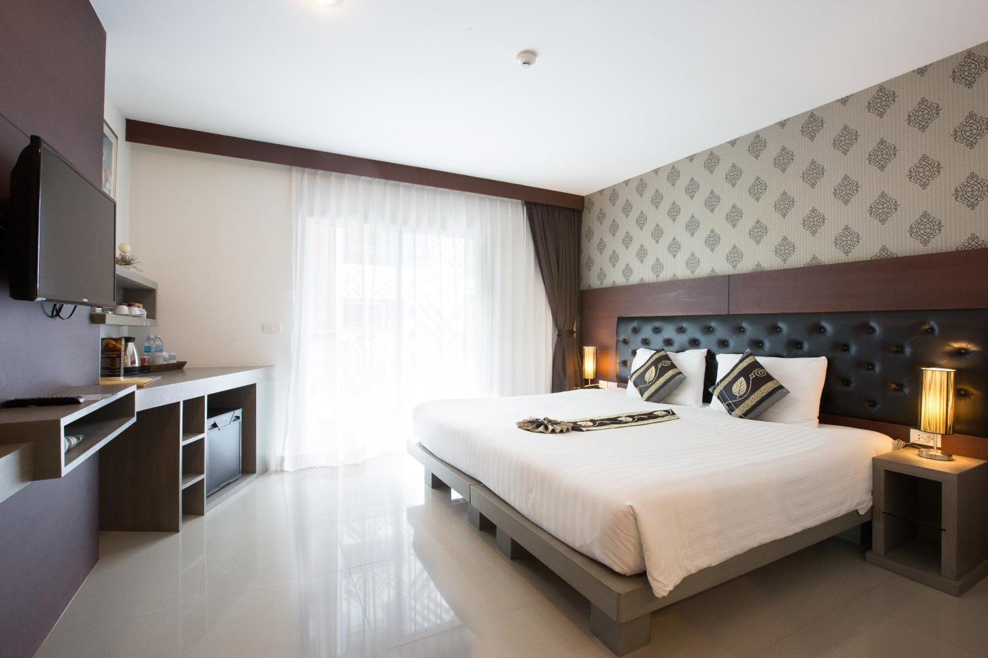 Hemingways Silk Hotel Patong Dış mekan fotoğraf