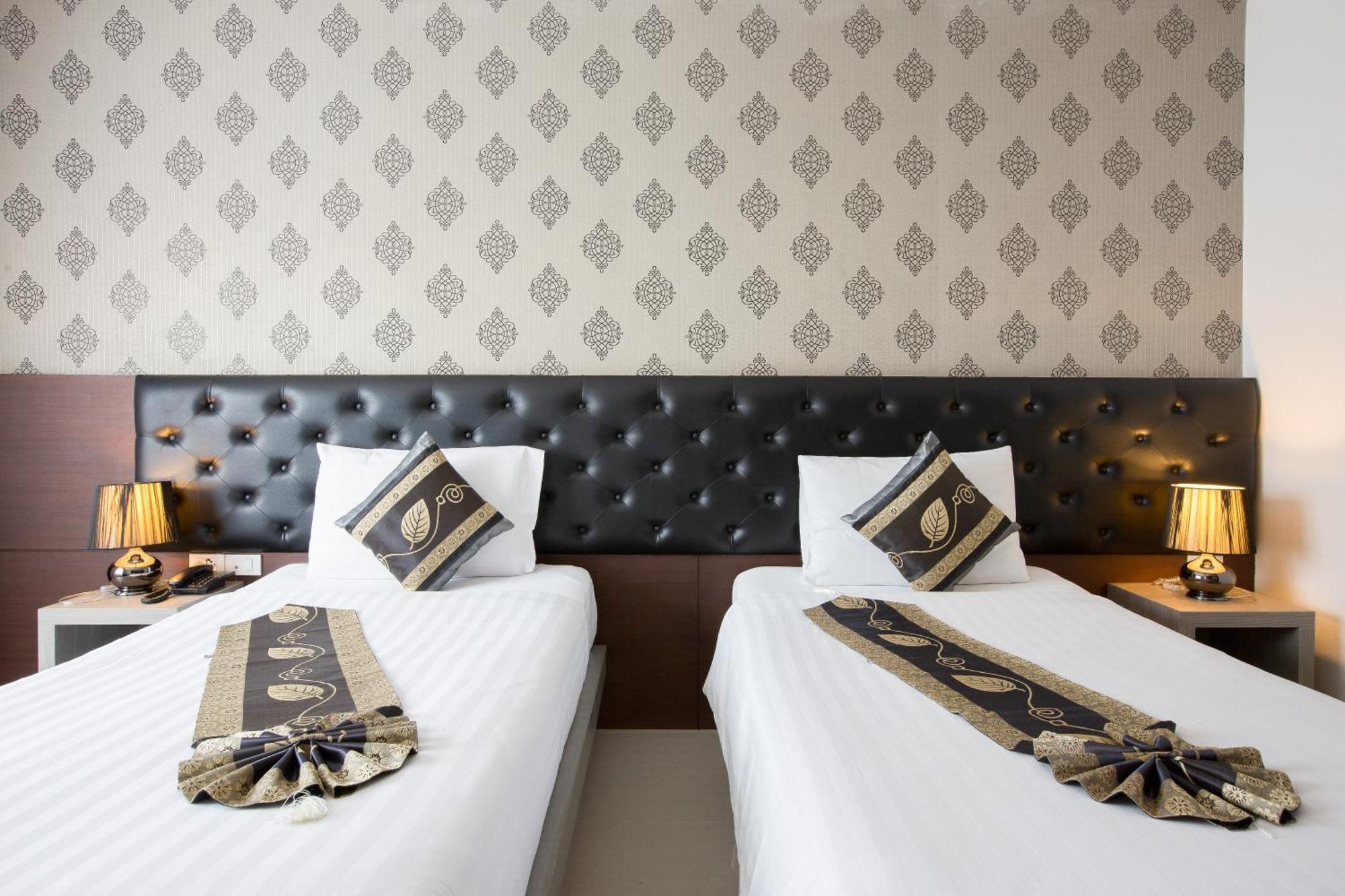 Hemingways Silk Hotel Patong Dış mekan fotoğraf